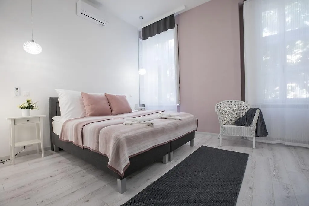 City Center Studio Apartmanok Szeged Apartment